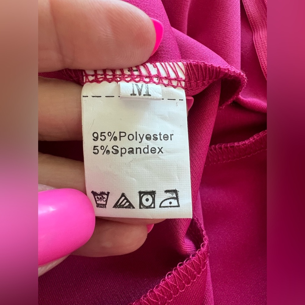 🆕 💖 NWOT One-Shoulder Hot Pink Belted Jumpsuit | Wide Leg | Women’s Medium - Picture 10 of 10